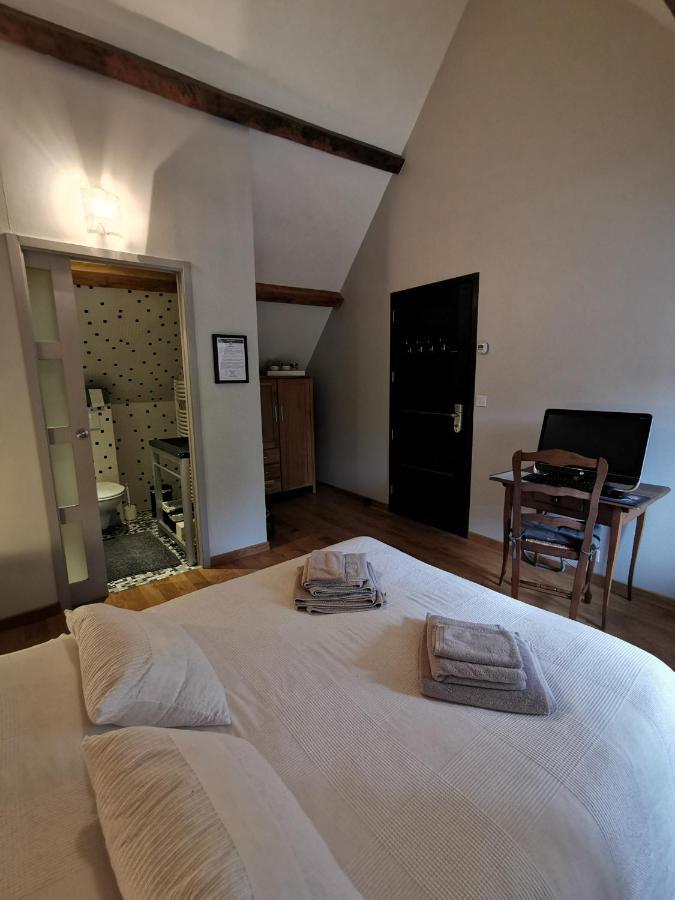 Le Petit Moulin Bed and Breakfast Faverelles Exteriör bild