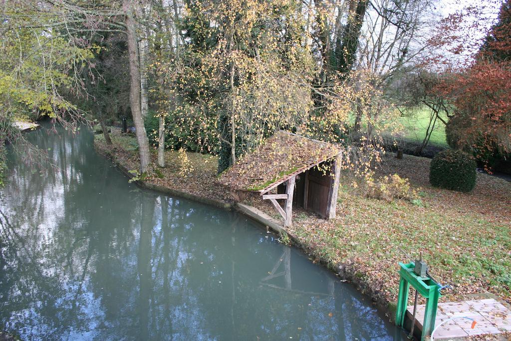 Le Petit Moulin Bed and Breakfast Faverelles Rum bild